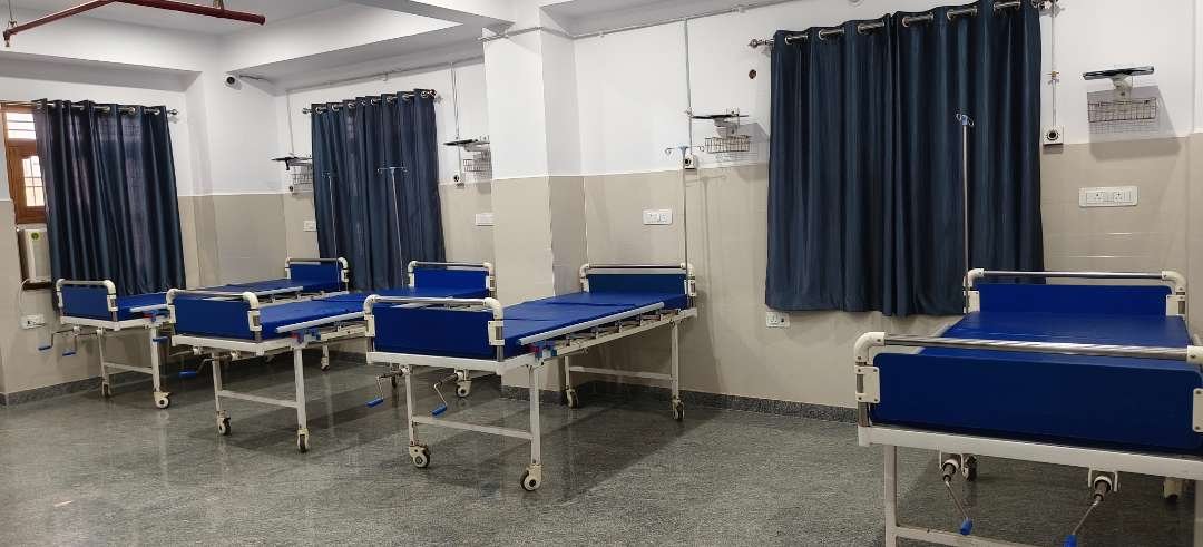 Patient bed at Kiran Uro Gynae Hospital